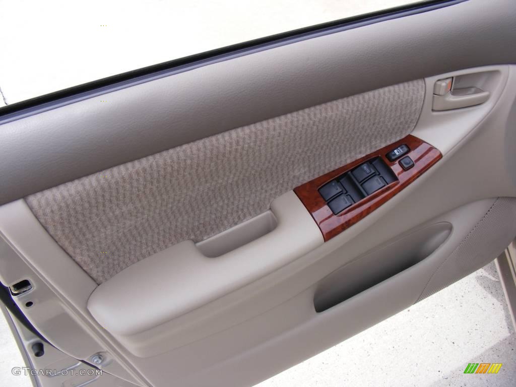 2005 Corolla LE - Desert Sand Mica / Pebble Beige photo #31