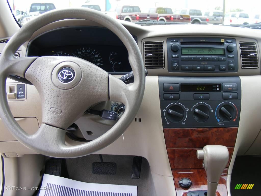 2005 Corolla LE - Desert Sand Mica / Pebble Beige photo #35