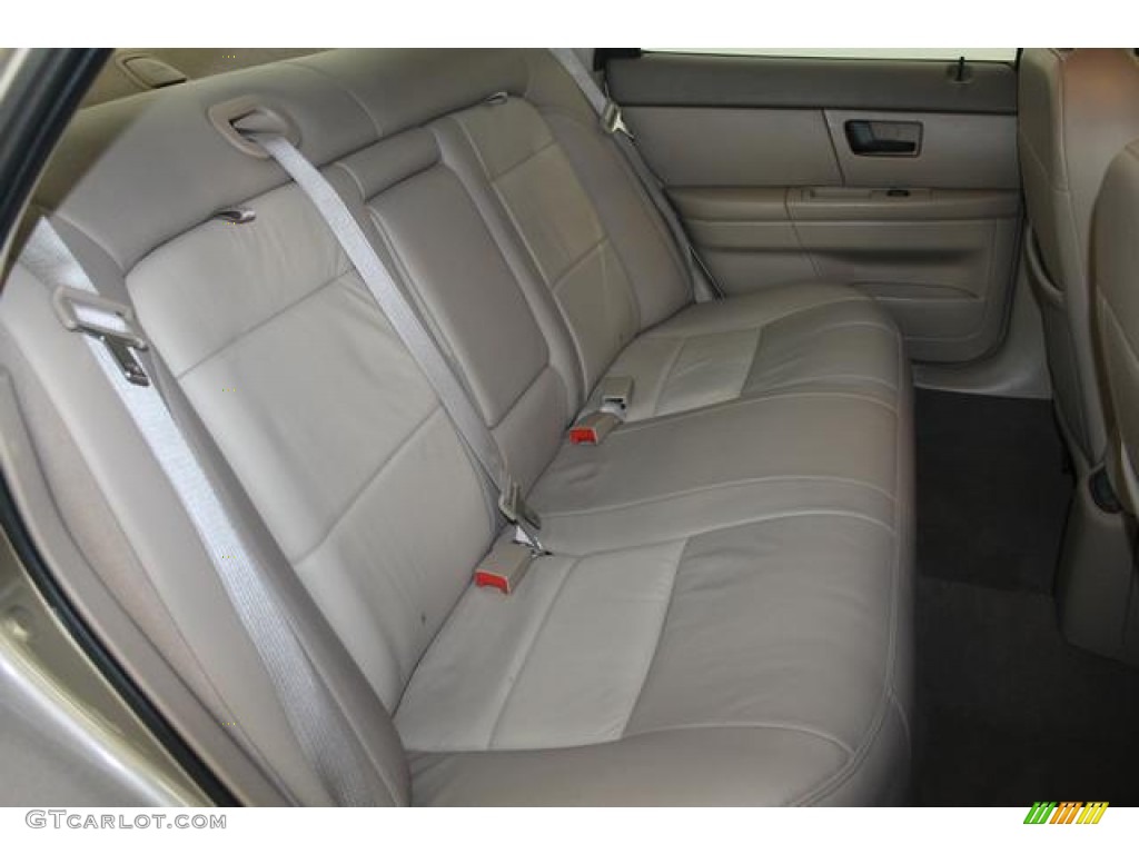 2007 Ford Taurus SEL Rear Seat Photo #66535191