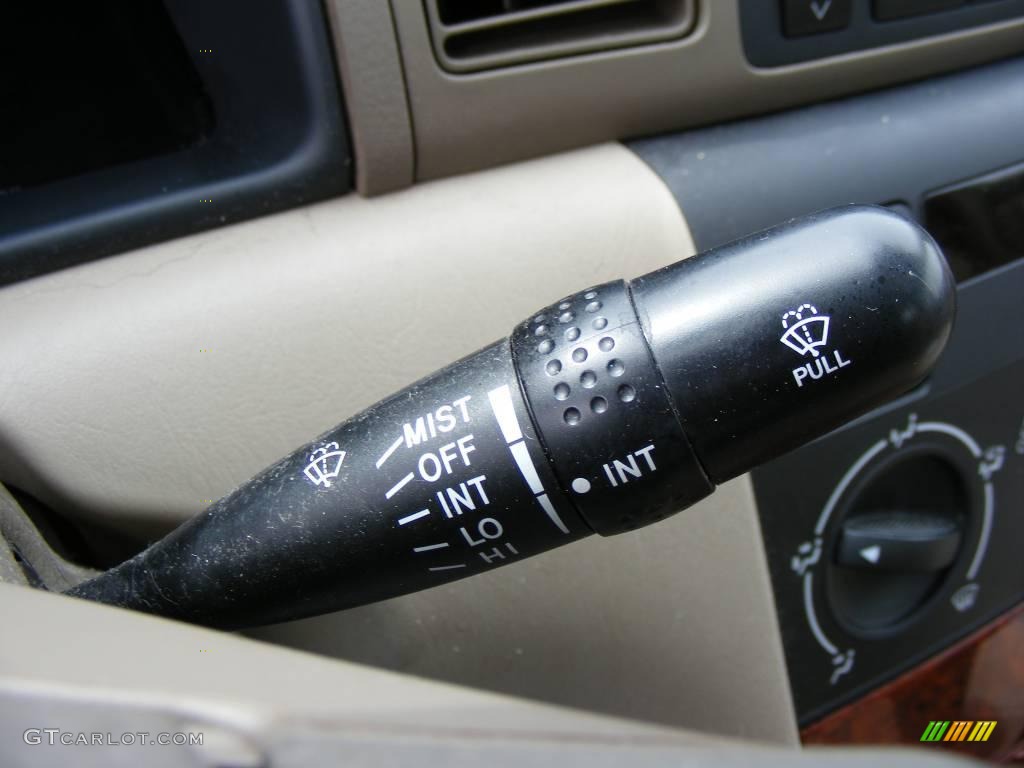 2005 Corolla LE - Desert Sand Mica / Pebble Beige photo #41