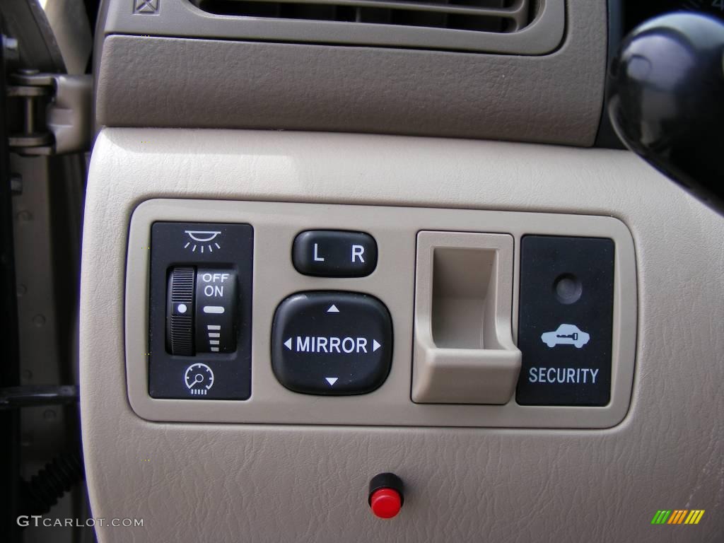 2005 Corolla LE - Desert Sand Mica / Pebble Beige photo #45