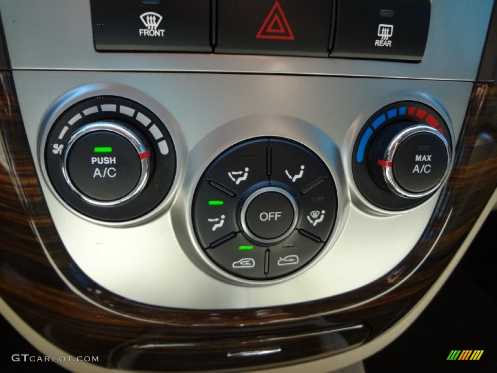 2011 Hyundai Santa Fe GLS Controls Photos