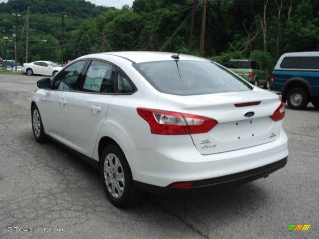 2012 Focus SE Sedan - Oxford White / Charcoal Black photo #6