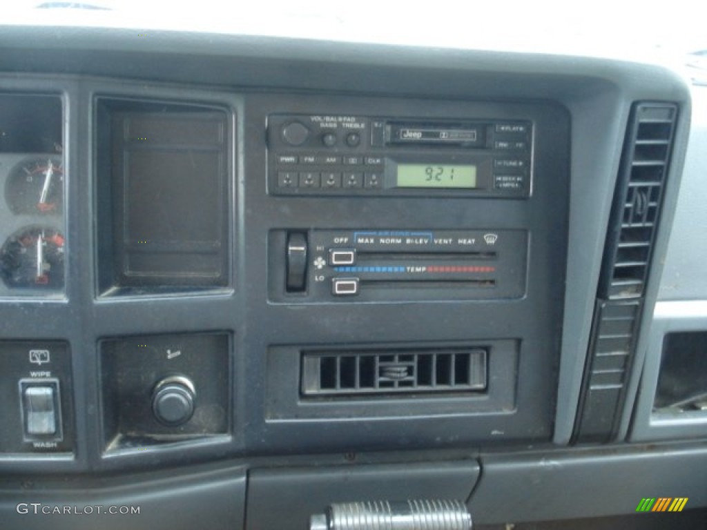 1996 Jeep Cherokee Sport 4WD Controls Photo #66542266