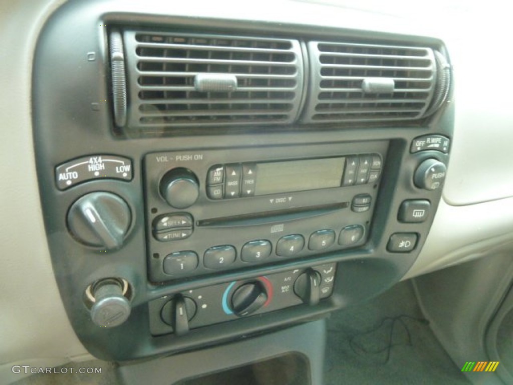 2000 Ford Explorer Sport 4x4 Audio System Photo #66542355