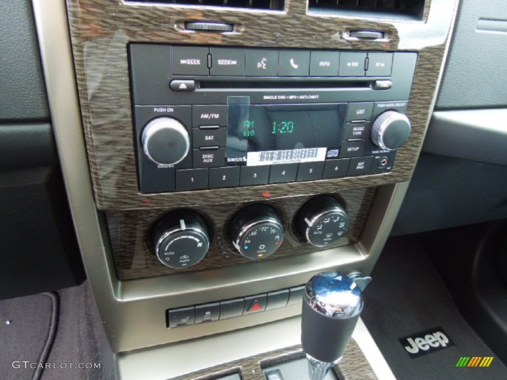 2012 Jeep Liberty Jet Controls Photos