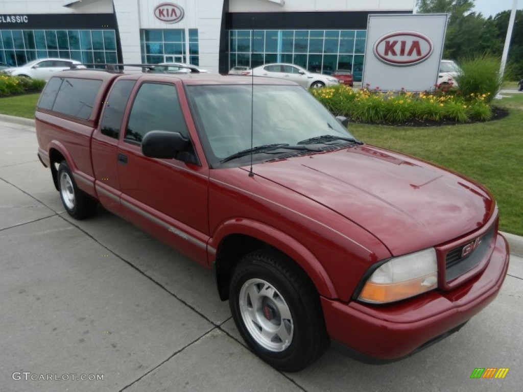 2000 Sonoma SLS Sport Extended Cab - Cherry Red Metallic / Graphite photo #1
