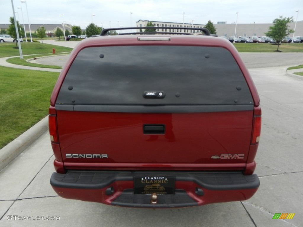 2000 Sonoma SLS Sport Extended Cab - Cherry Red Metallic / Graphite photo #4