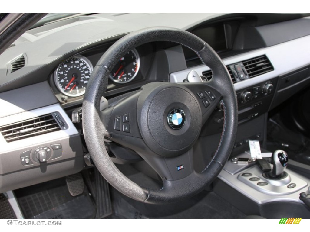 2007 BMW M5 Sedan Steering Wheel Photos