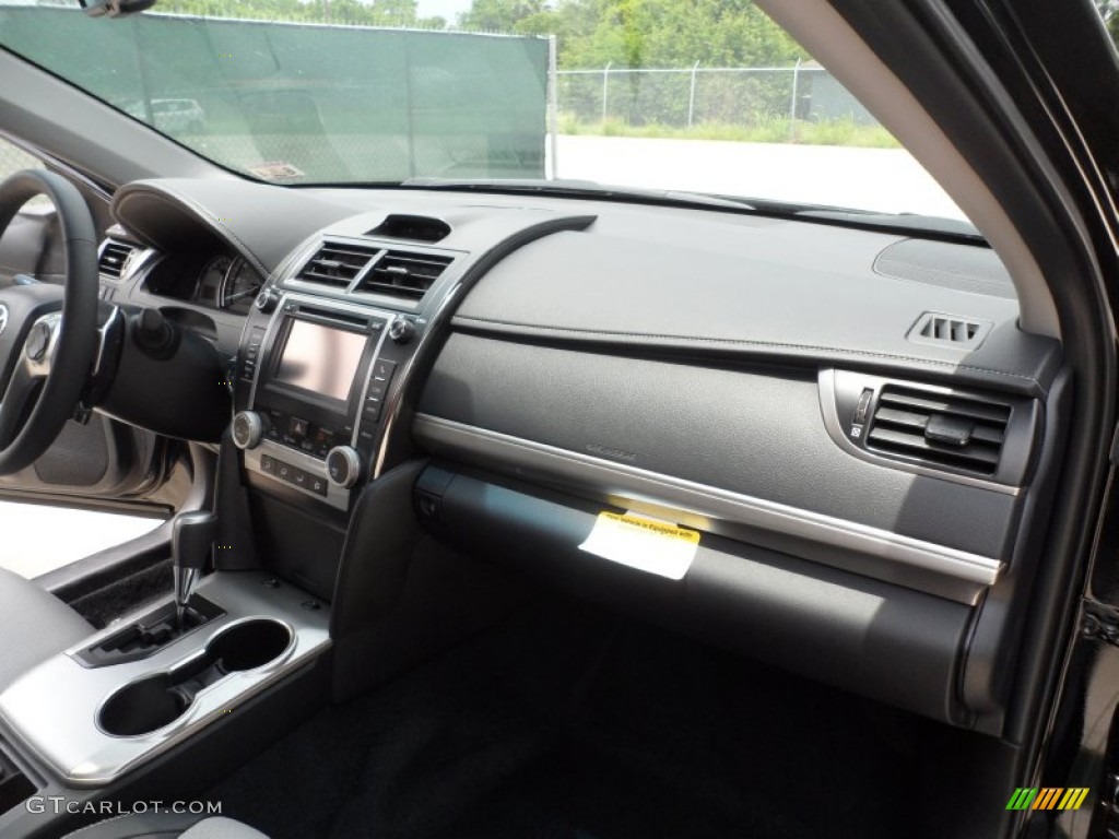 2012 Toyota Camry SE Black/Ash Dashboard Photo #66553585
