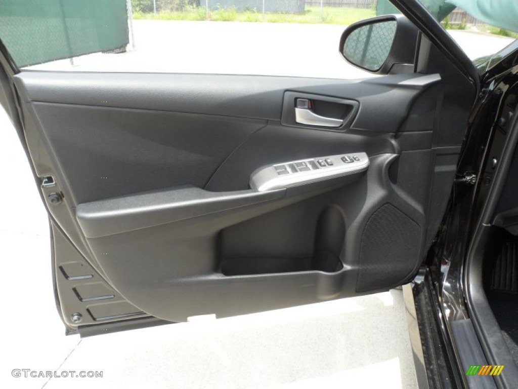 2012 Toyota Camry SE Black/Ash Door Panel Photo #66553594