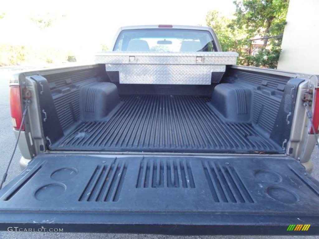 2003 S10 Regular Cab - Sandalwood Metallic / Medium Gray photo #21