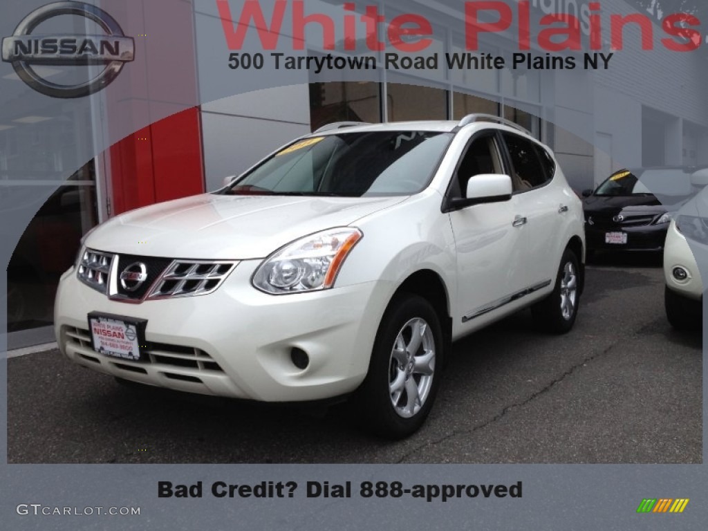 2011 Rogue SV AWD - Pearl White / Black photo #1