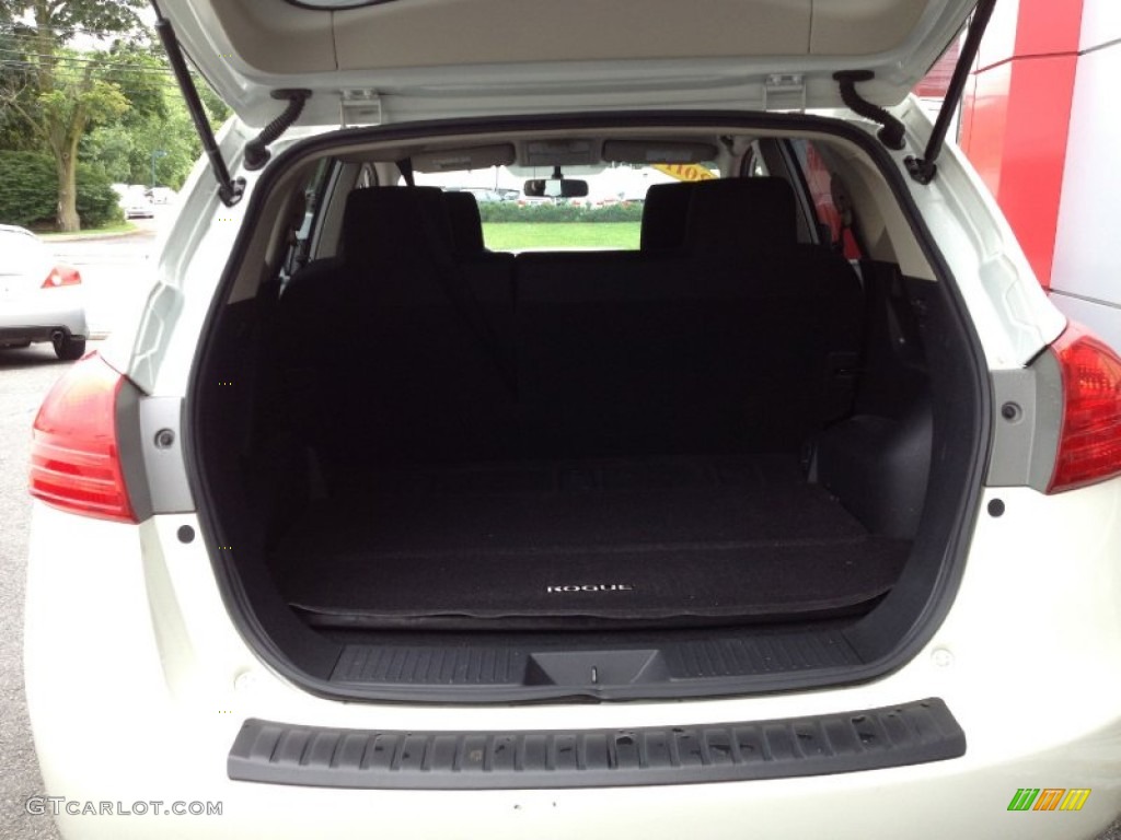 2011 Rogue SV AWD - Pearl White / Black photo #9