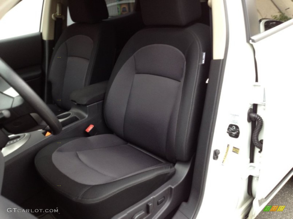 2011 Rogue SV AWD - Pearl White / Black photo #16