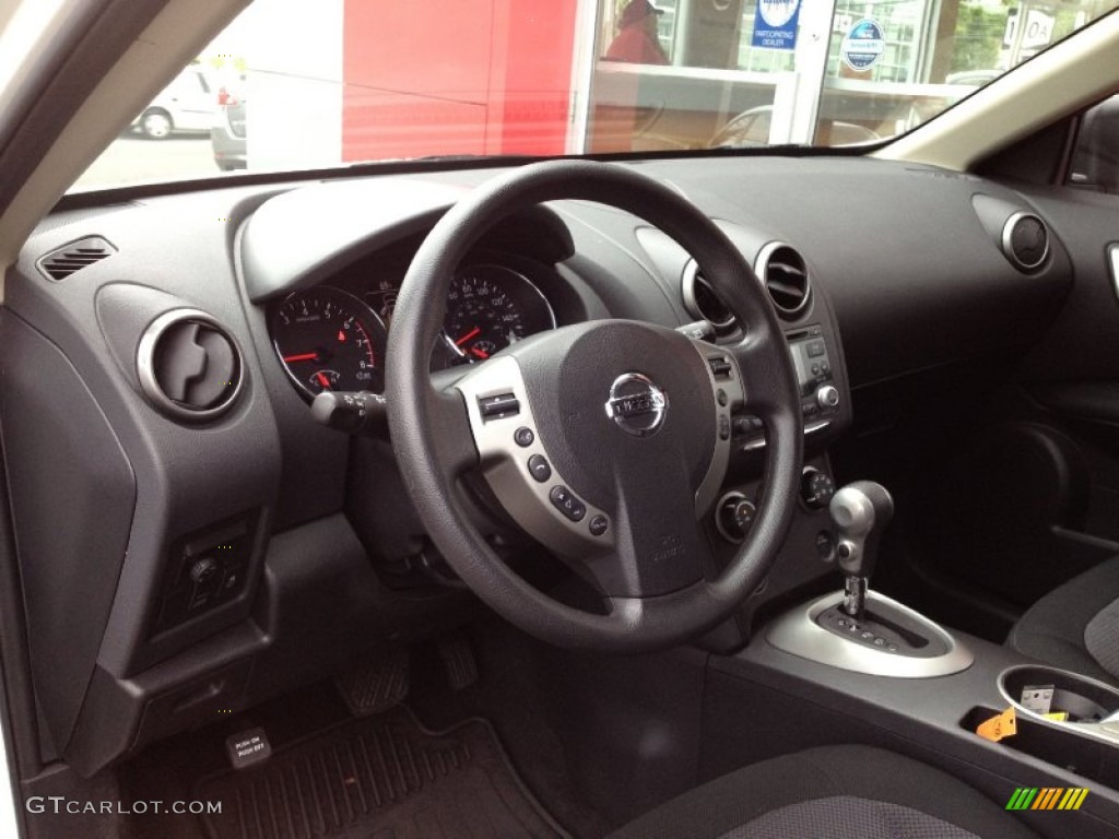 2011 Rogue SV AWD - Pearl White / Black photo #18