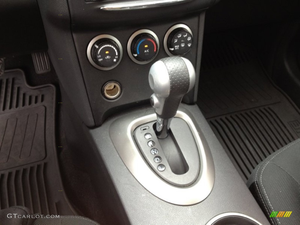 2011 Rogue SV AWD - Pearl White / Black photo #21