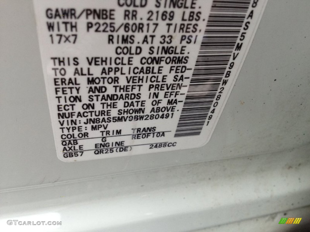 2011 Rogue SV AWD - Pearl White / Black photo #25