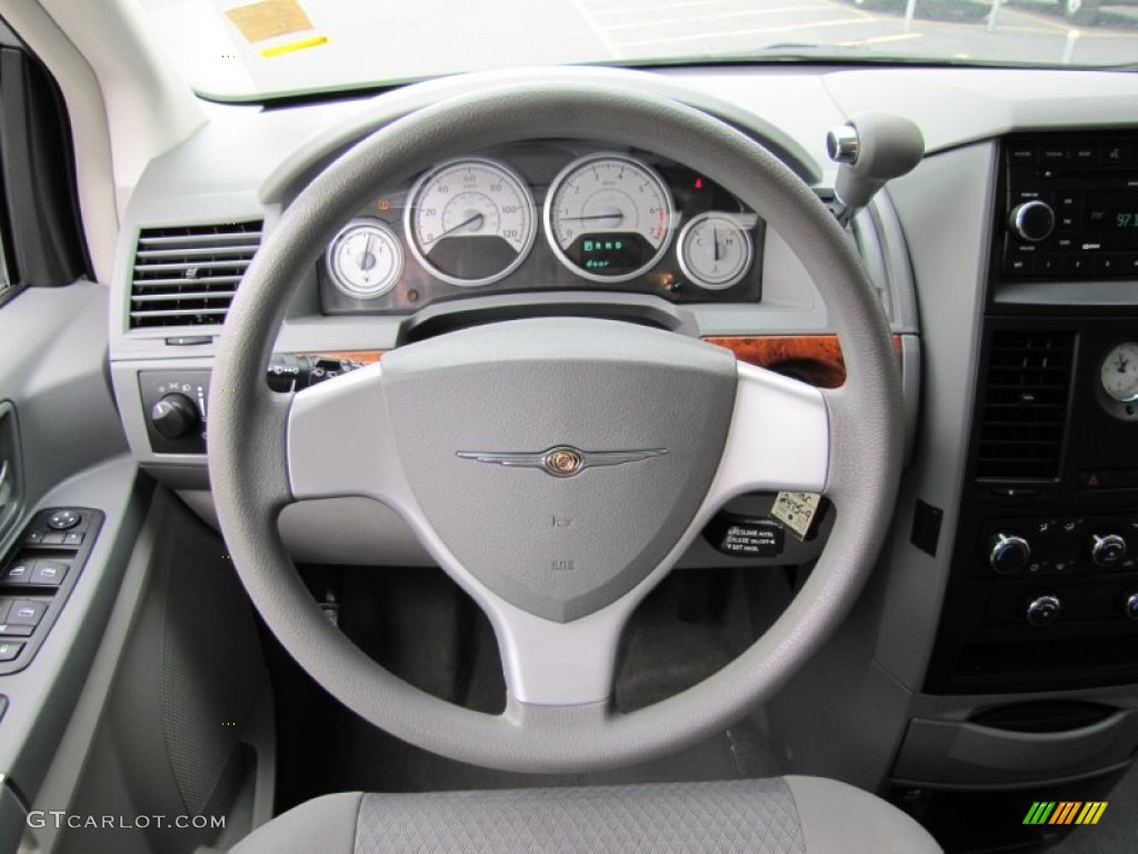 2008 Chrysler Town & Country LX Steering Wheel Photos