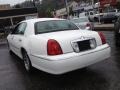2001 White Pearl Tri Coat Lincoln Town Car Signature  photo #9