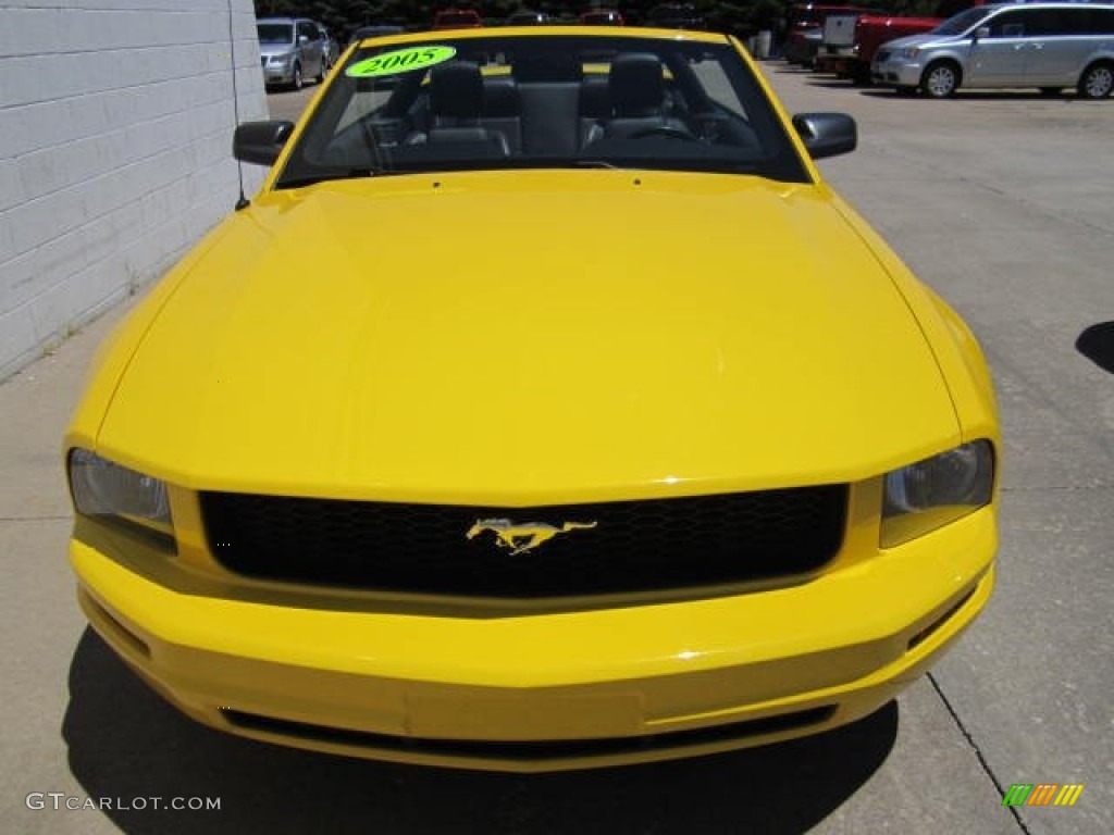 2005 Mustang V6 Premium Convertible - Screaming Yellow / Dark Charcoal photo #2