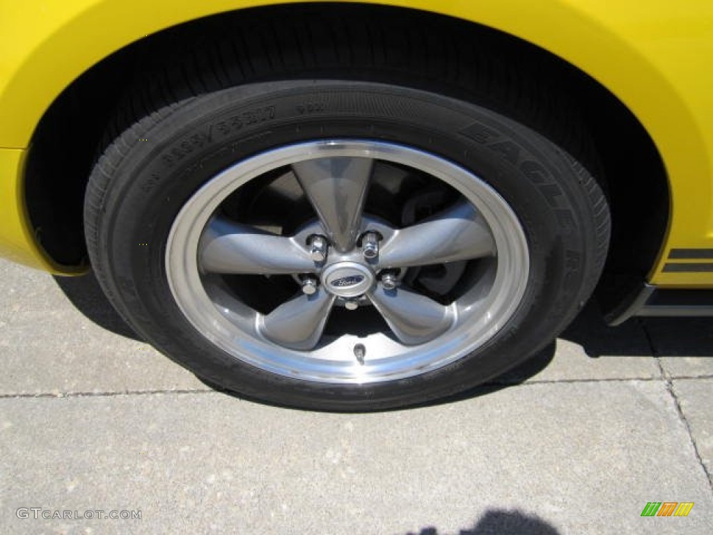 2005 Mustang V6 Premium Convertible - Screaming Yellow / Dark Charcoal photo #6