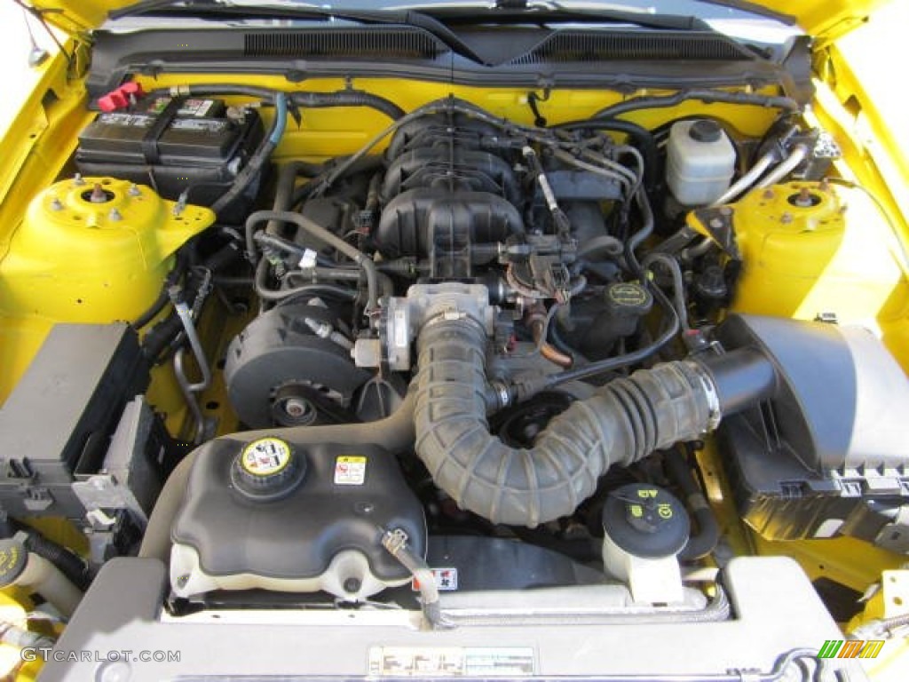 2005 Mustang V6 Premium Convertible - Screaming Yellow / Dark Charcoal photo #7