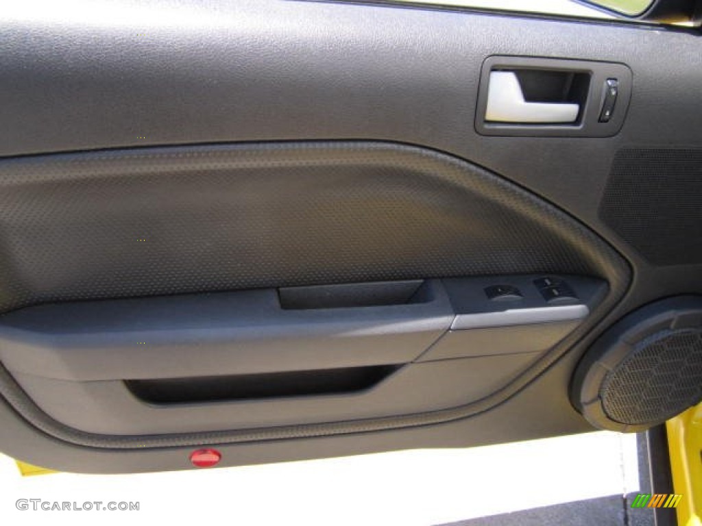 2005 Mustang V6 Premium Convertible - Screaming Yellow / Dark Charcoal photo #16