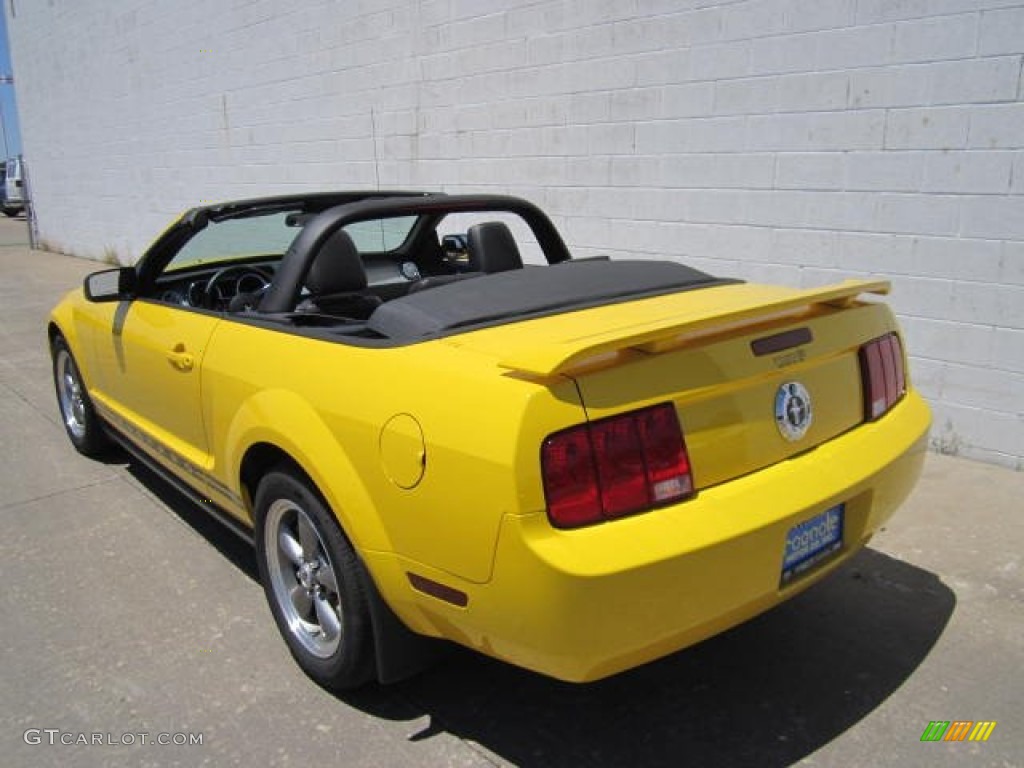 2005 Mustang V6 Premium Convertible - Screaming Yellow / Dark Charcoal photo #26
