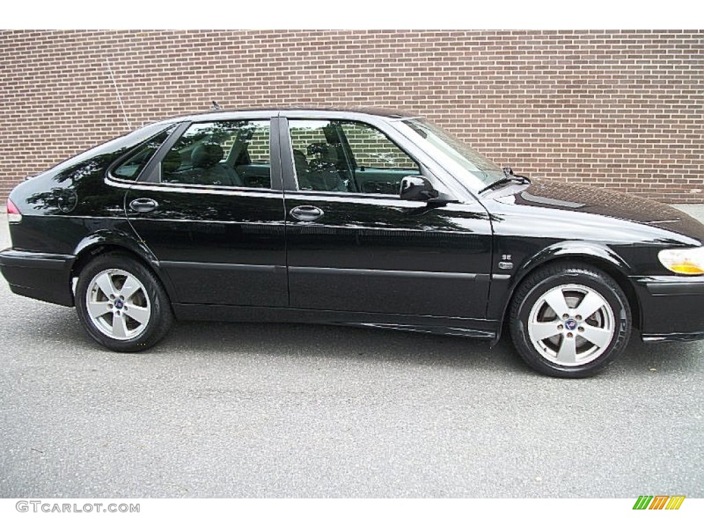 2002 9-3 SE Sedan - Black / Charcoal Gray photo #1