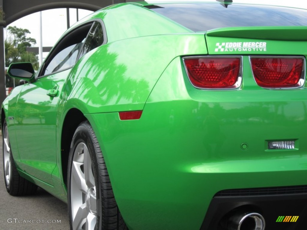 2010 Camaro LT Coupe Synergy Special Edition - Synergy Green Metallic / Black/Green photo #17