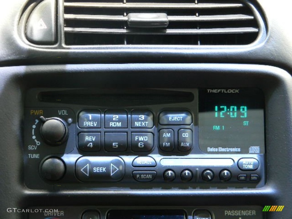 2004 Chevrolet Corvette Z06 Audio System Photos