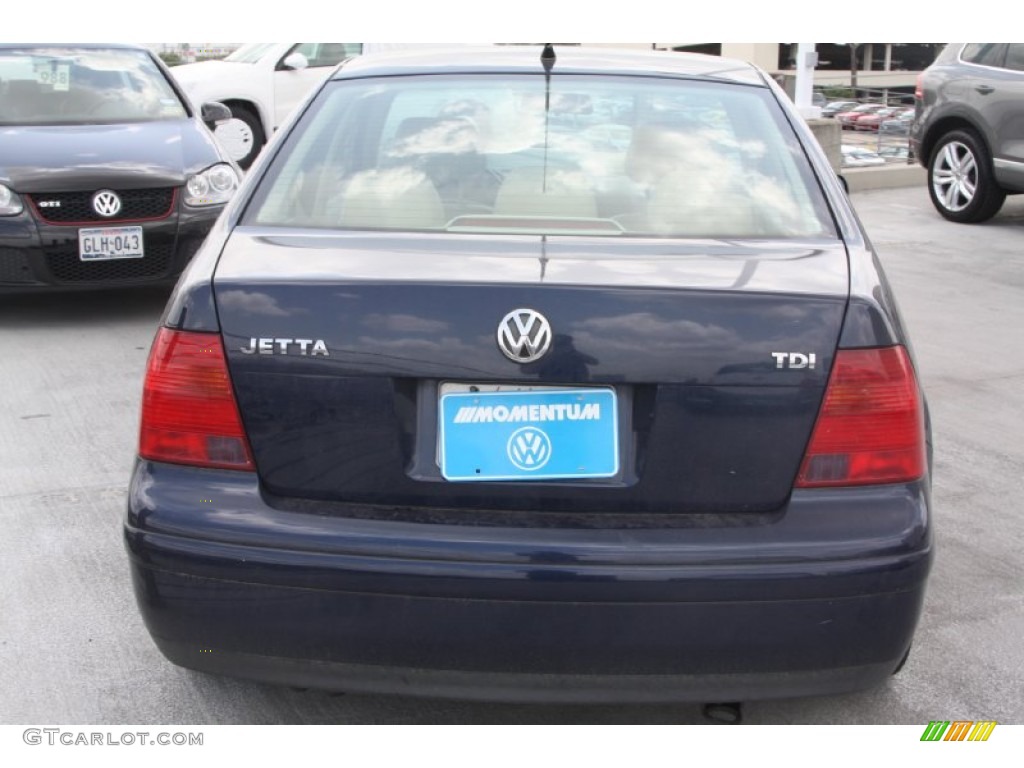 2002 Jetta GLS TDI Sedan - Blue Lagoon Metallic / Beige photo #4