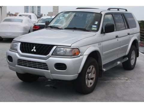 2002 Mitsubishi Montero Sport XLS Data, Info and Specs