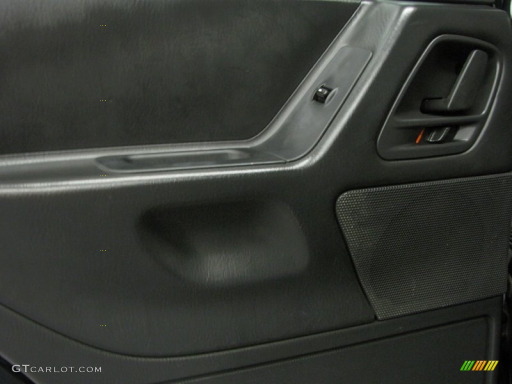 2004 Grand Cherokee Columbia Edition 4x4 - Graphite Metallic / Dark Slate Gray photo #19