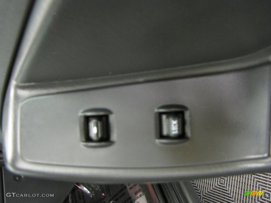 2004 Grand Cherokee Columbia Edition 4x4 - Graphite Metallic / Dark Slate Gray photo #23