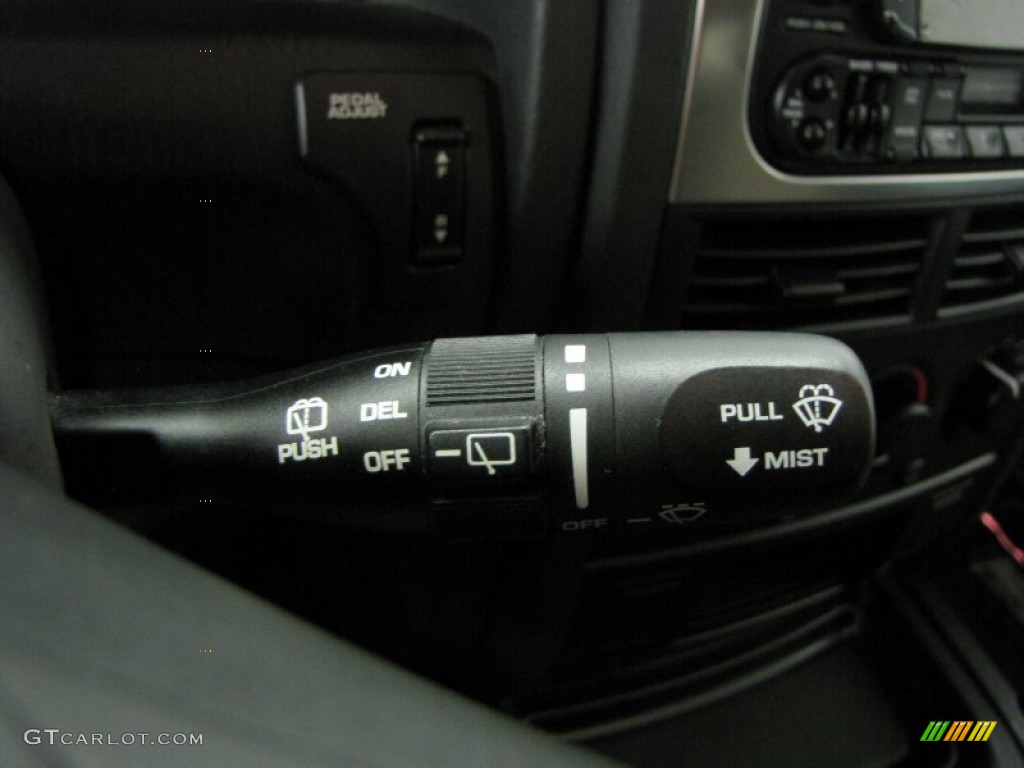 2004 Grand Cherokee Columbia Edition 4x4 - Graphite Metallic / Dark Slate Gray photo #28