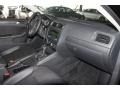 Black - Jetta SE Sedan Photo No. 20