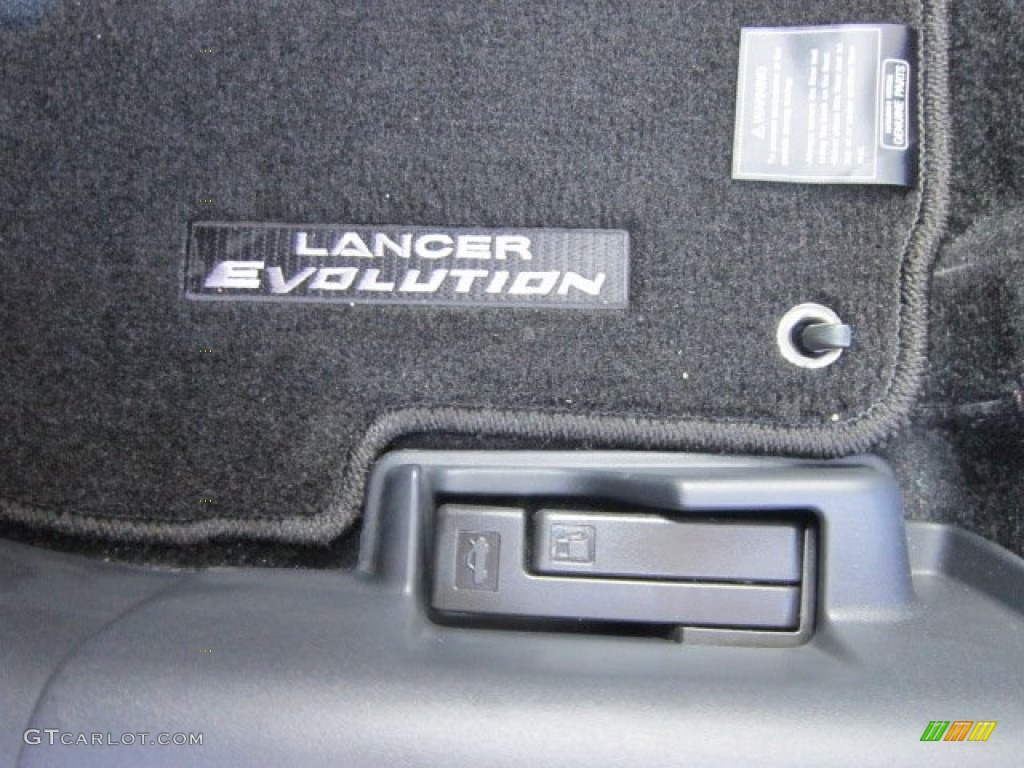 2012 Mitsubishi Lancer Evolution GSR Controls Photo #66571149
