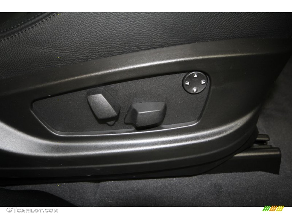 2011 BMW X6 M M xDrive Controls Photo #66571968
