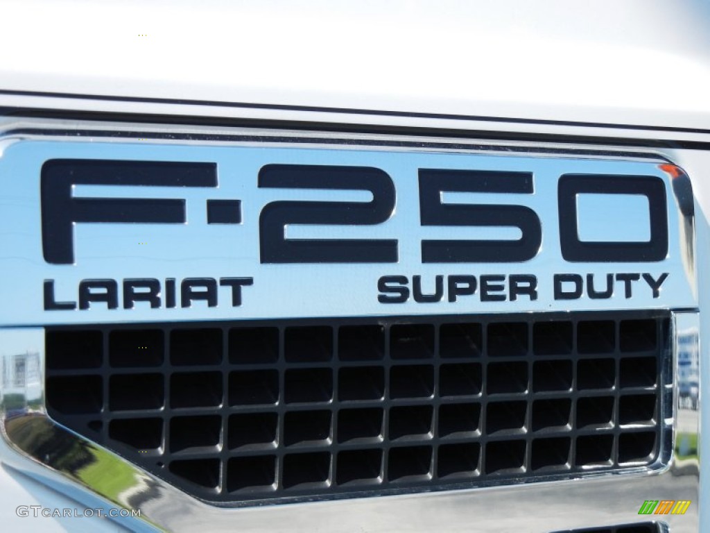 2010 Ford F250 Super Duty Lariat Crew Cab Marks and Logos Photos