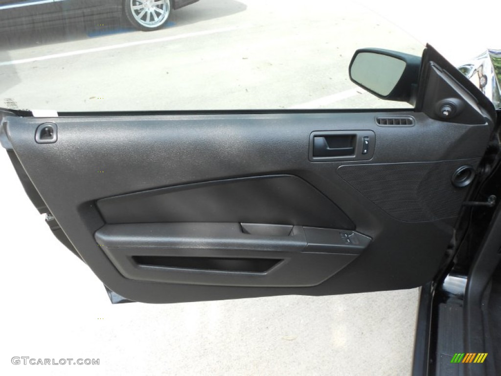 2010 Ford Mustang V6 Coupe Charcoal Black Door Panel Photo #66579680