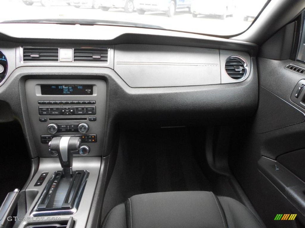 2010 Ford Mustang V6 Coupe Charcoal Black Dashboard Photo #66579746