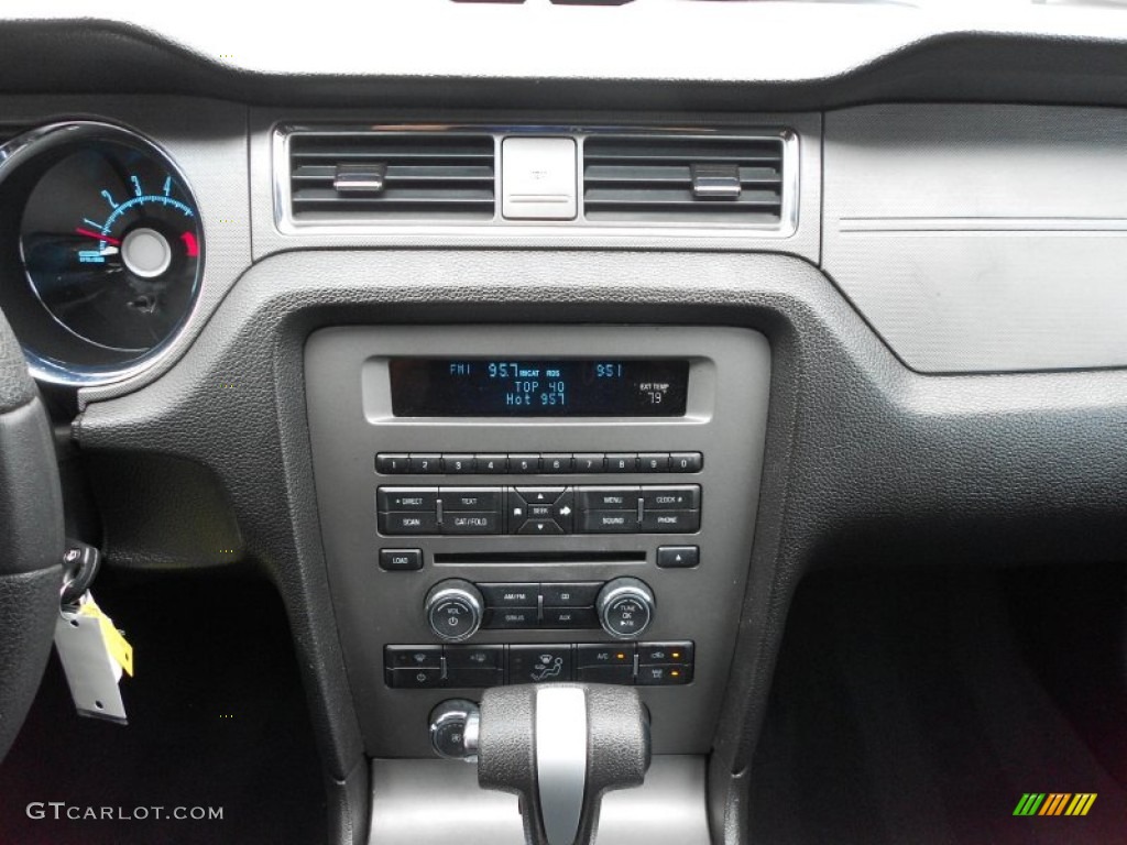2010 Ford Mustang V6 Coupe Controls Photo #66579764