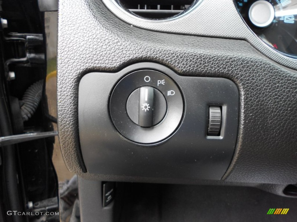 2010 Ford Mustang V6 Coupe Controls Photo #66579797