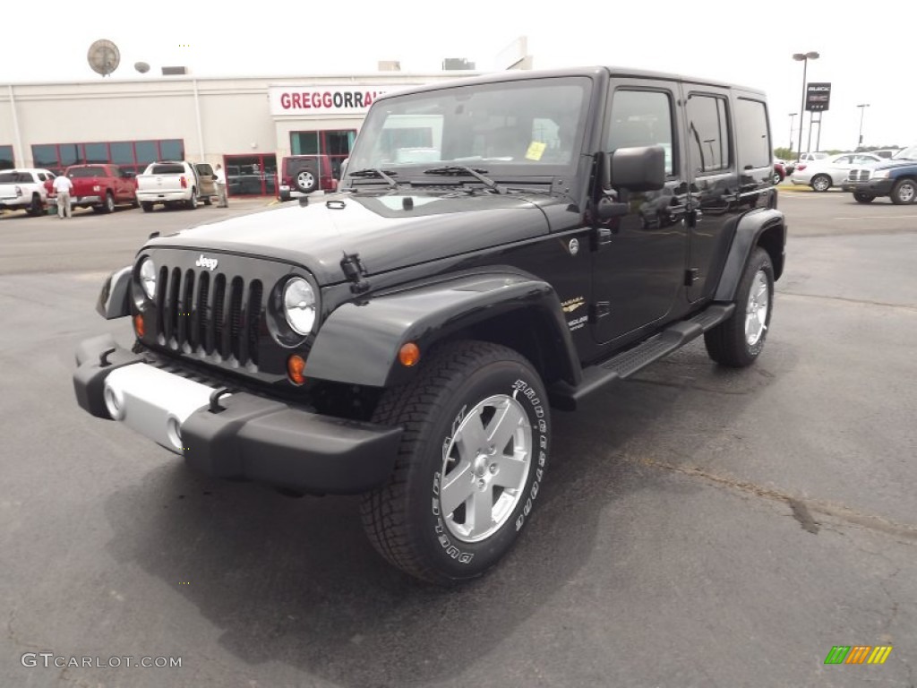 2012 Wrangler Unlimited Sahara 4x4 - Black Forest Green Pearl / Black/Dark Saddle photo #1