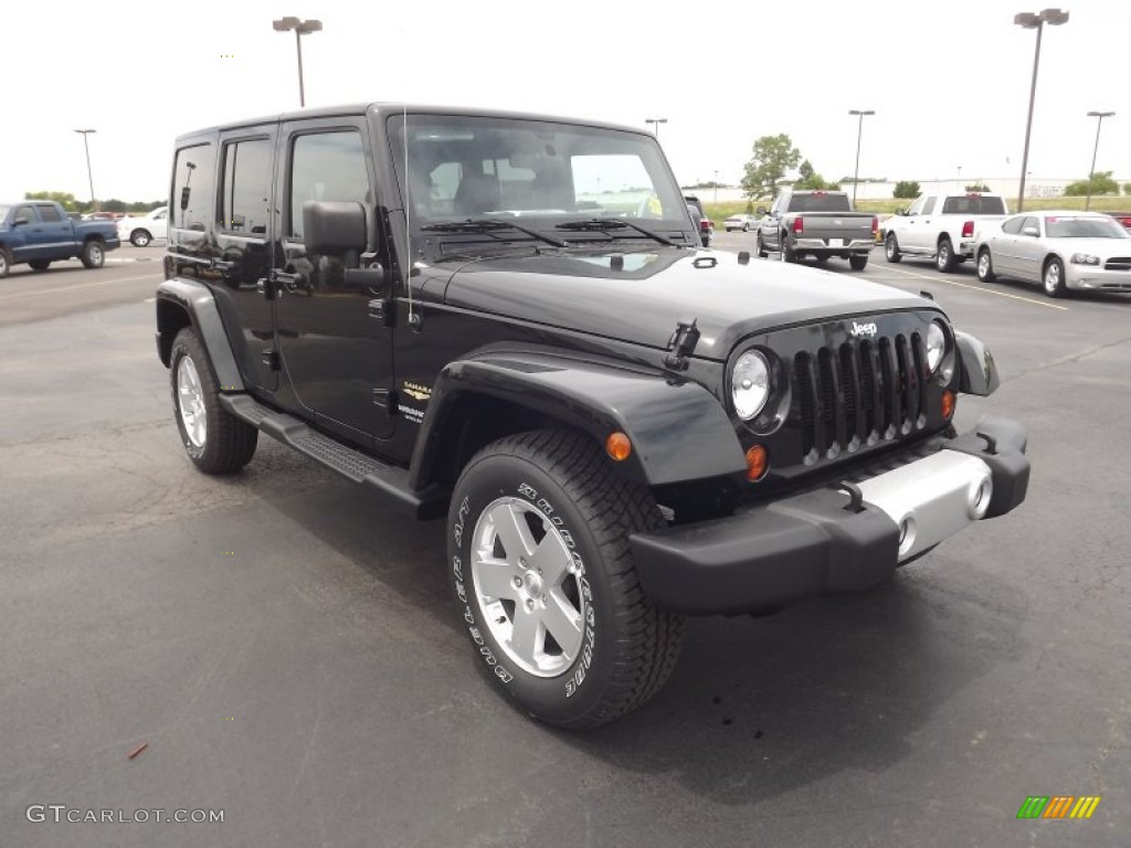 2012 Wrangler Unlimited Sahara 4x4 - Black Forest Green Pearl / Black/Dark Saddle photo #3