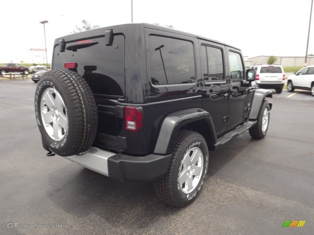 2012 Wrangler Unlimited Sahara 4x4 - Black Forest Green Pearl / Black/Dark Saddle photo #5