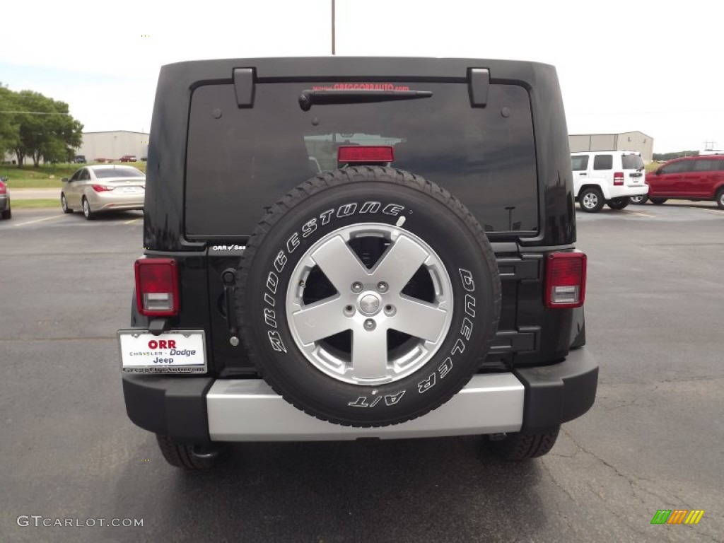 2012 Wrangler Unlimited Sahara 4x4 - Black Forest Green Pearl / Black/Dark Saddle photo #6