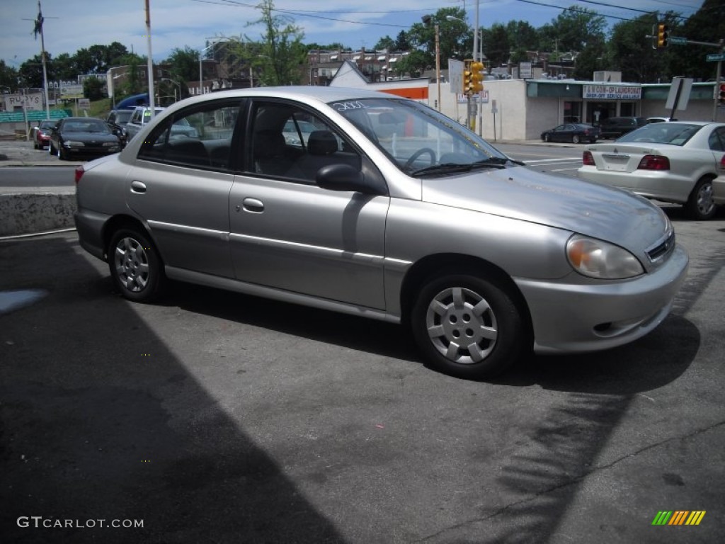 2001 Rio Sedan - Light Silver / Gray photo #7